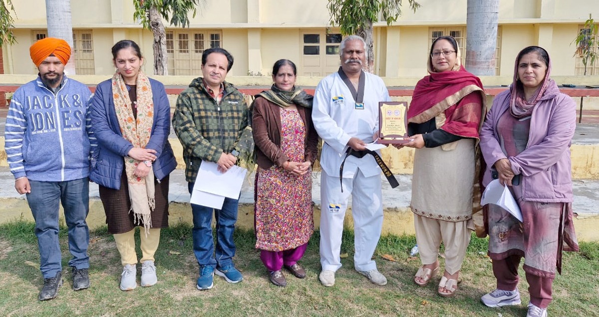 खालसा कॉलेज में 7 दिवसीय मार्शल आर्ट आत्मरक्षा प्रशिक्षण का आयोजन 